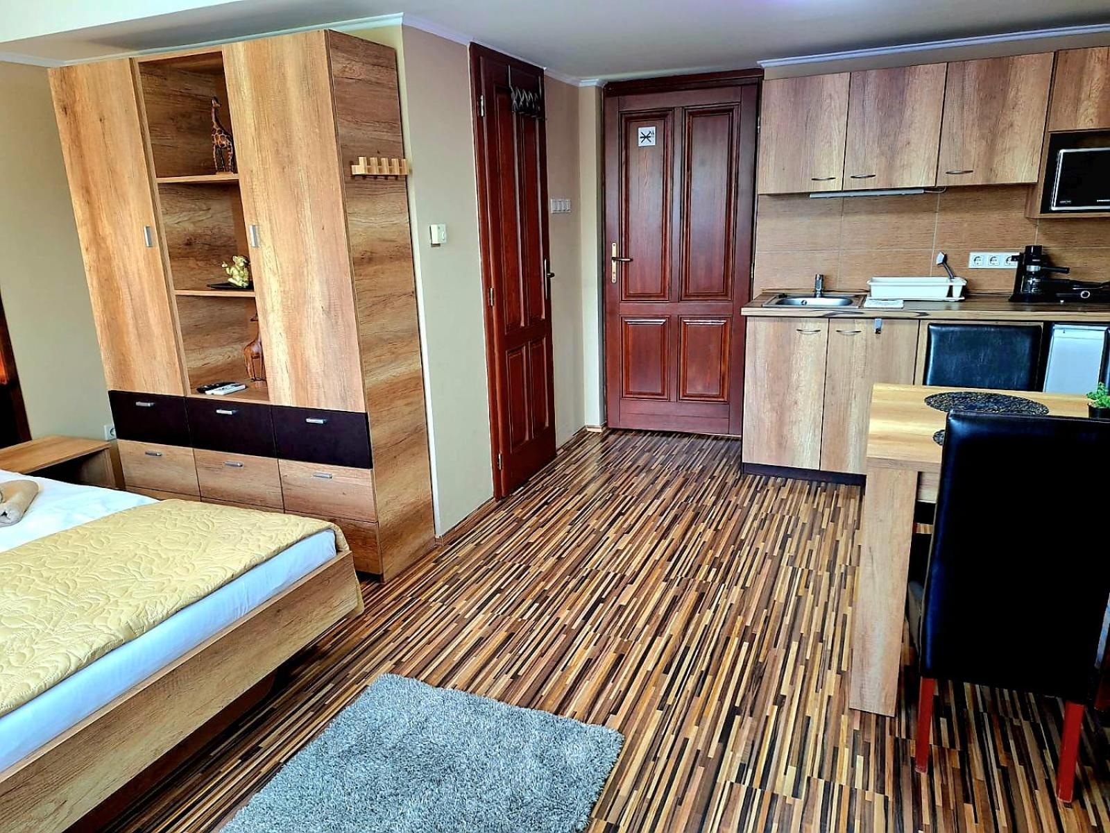 Angyal Apartman Гюла Екстериор снимка